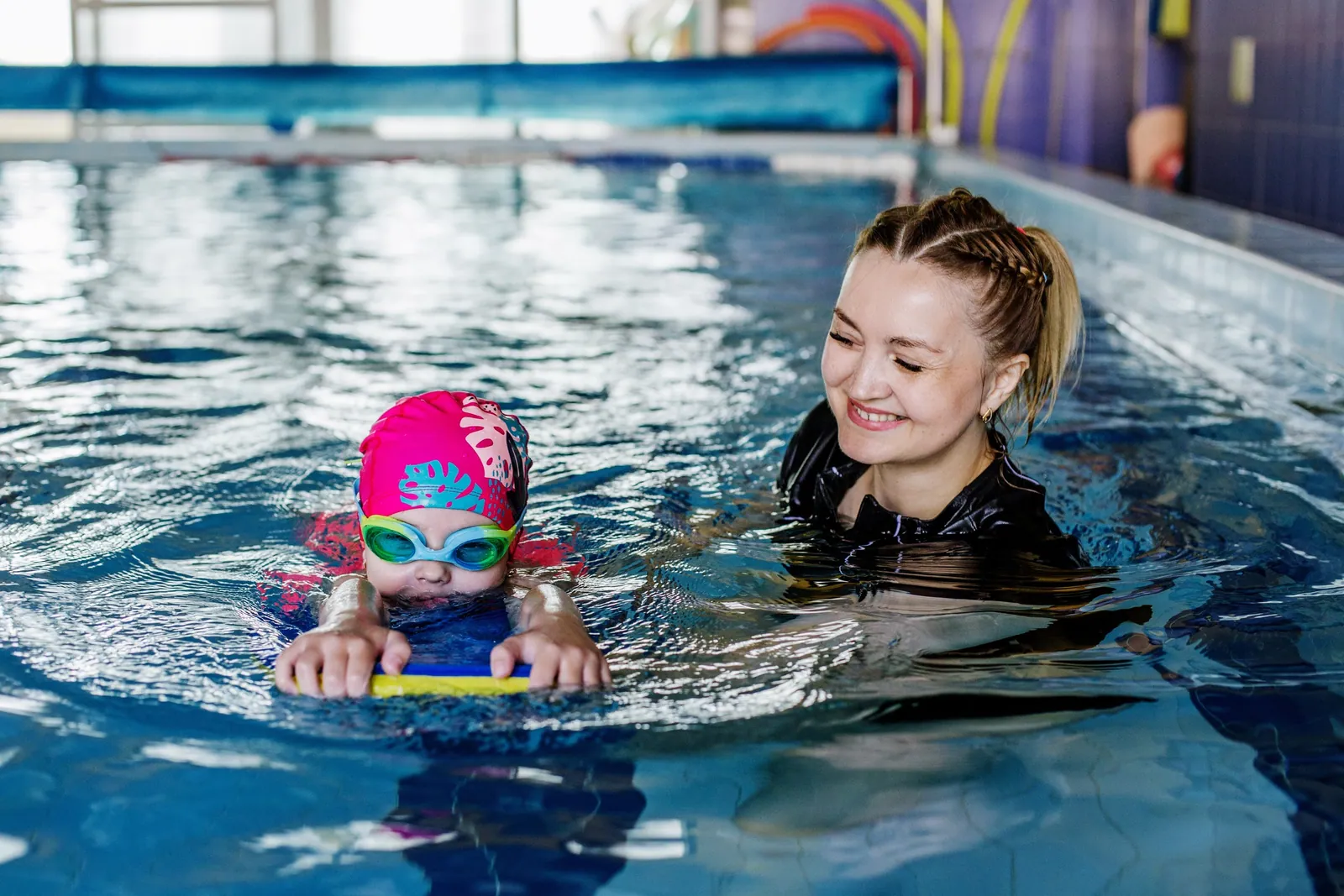 Swim Teacher Courses Toronto: 7 Reasons This Is a Great First Job for Teens